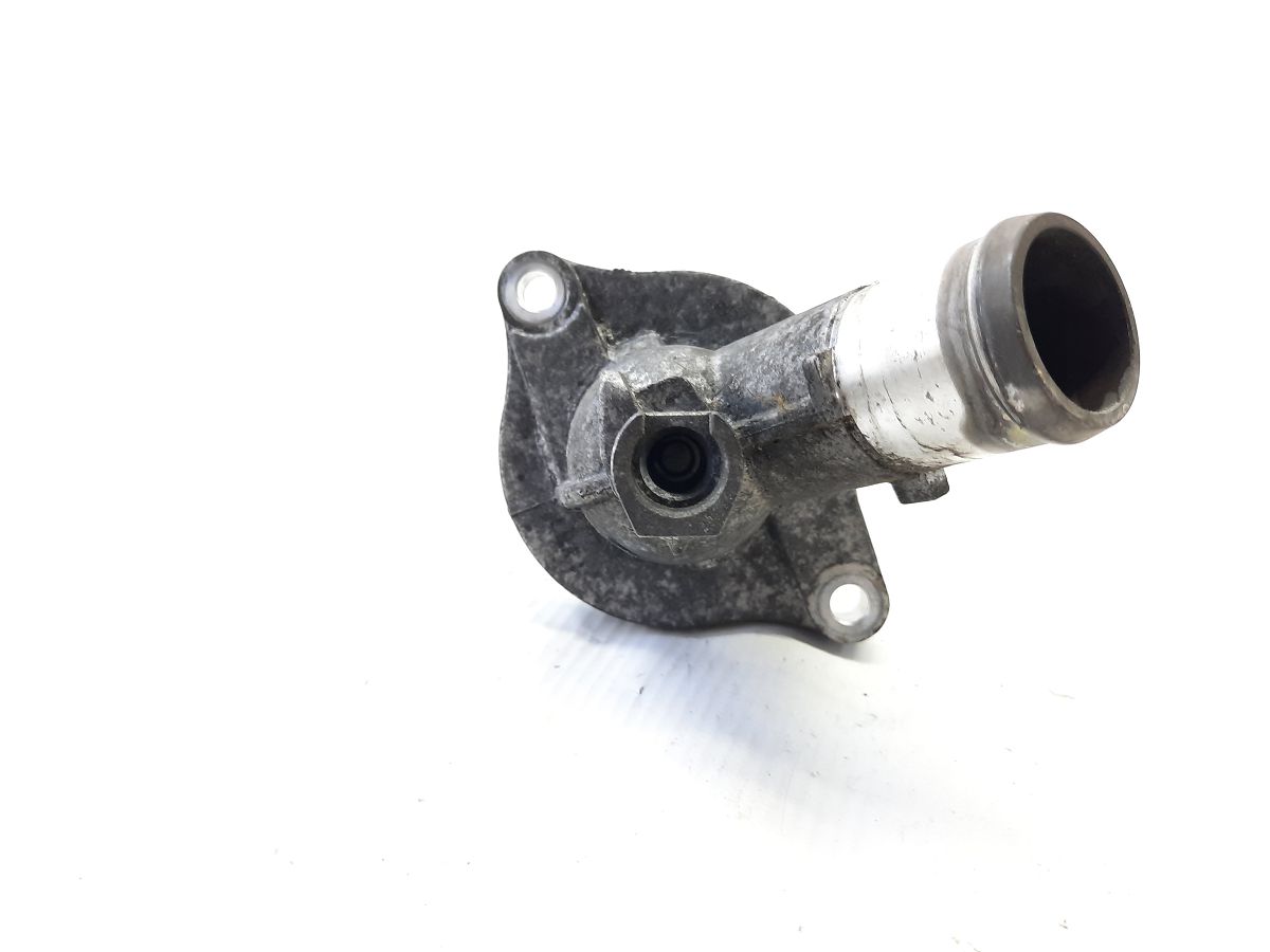 Malibu Корпус термостату Chevrolet Malibu 2016 25201447 Chevrolet Malibu 8