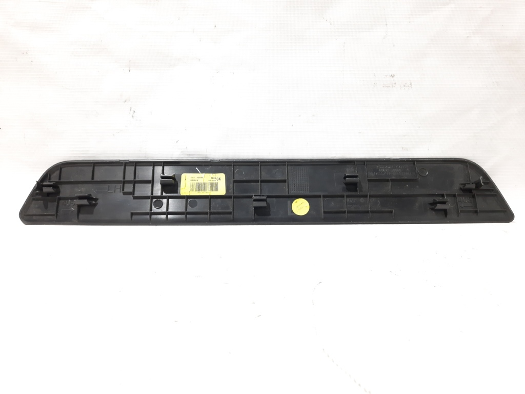 Forte Обшивка порога переднього лівого (декор) Kia Forte 2017-2018 85873B0000WK Kia Forte 3
