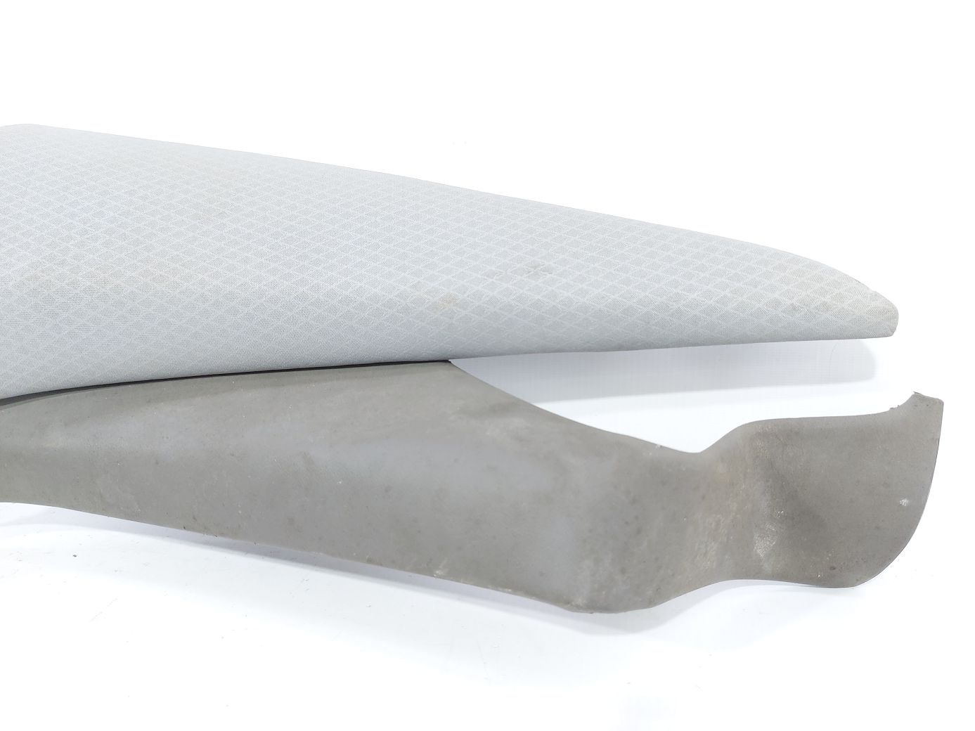 Malibu Молдинг торпеды центральный правый Chevrolet Malibu 2017-2021 84716955 Chevrolet Malibu 2