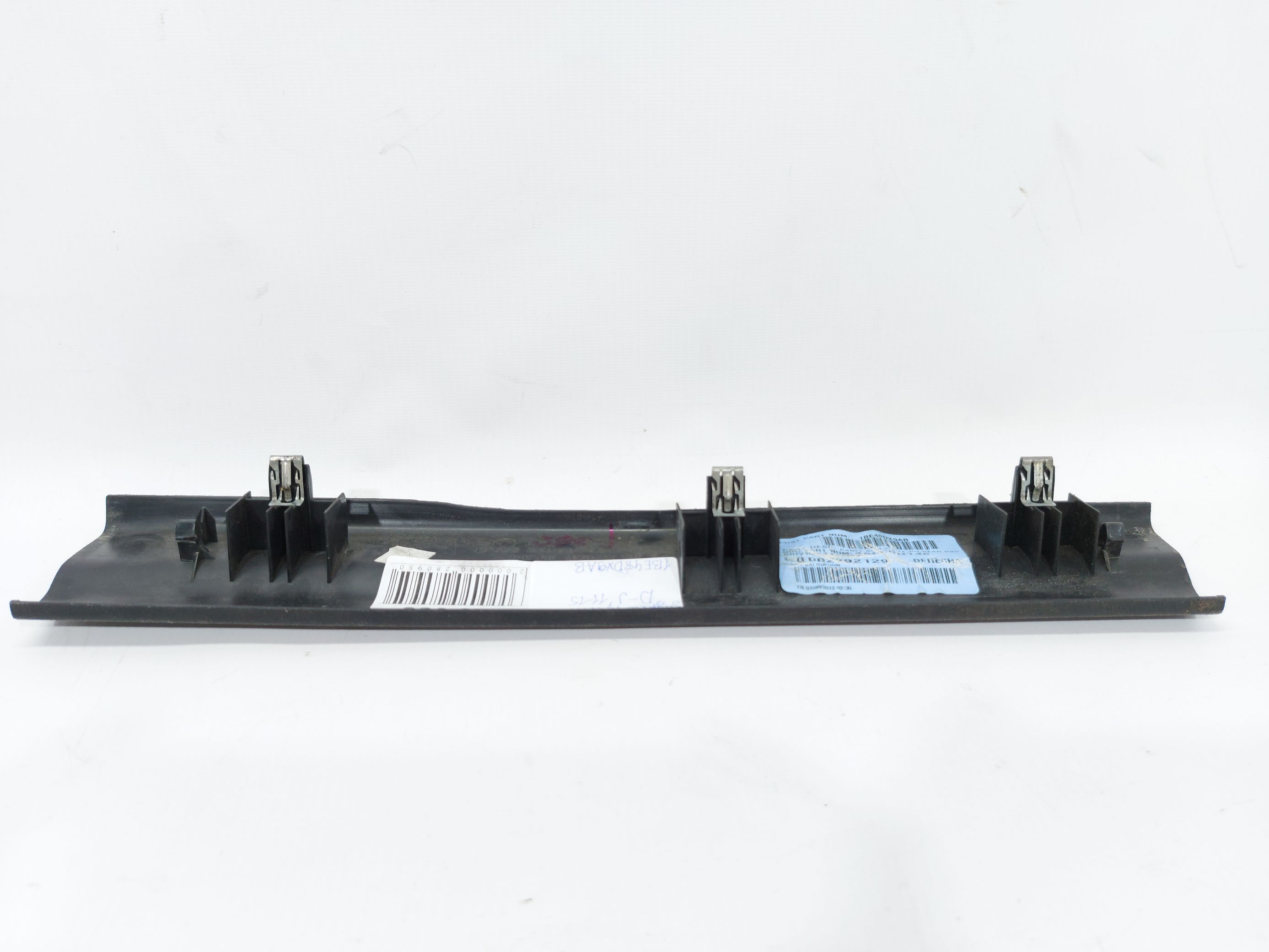 Journey Обшивка порога заднього права Dodge Journey 2011-2015 1BE48DX9AB Dodge Journey 3