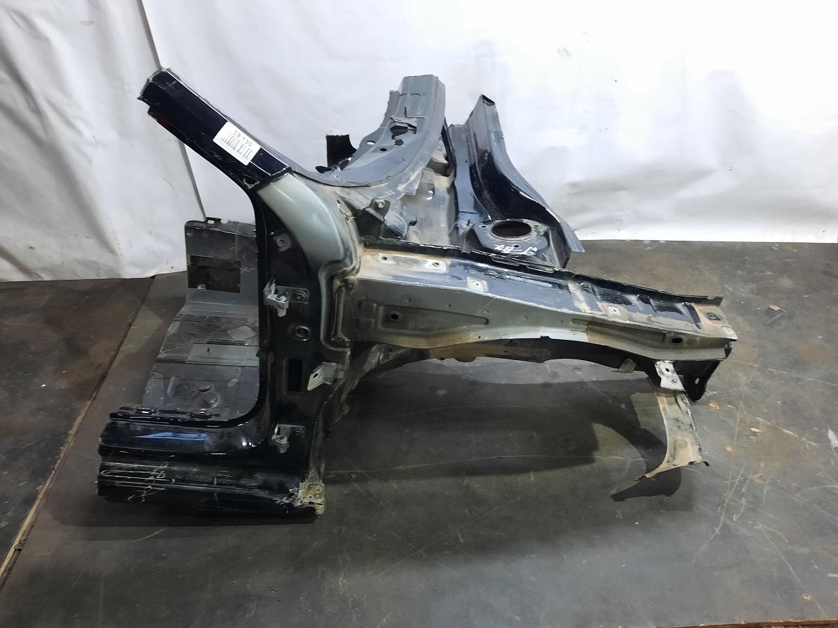 Passat s. Чверть передня права Volkswagen Passat S 2012-2015 561803092A Volkswagen Passat S