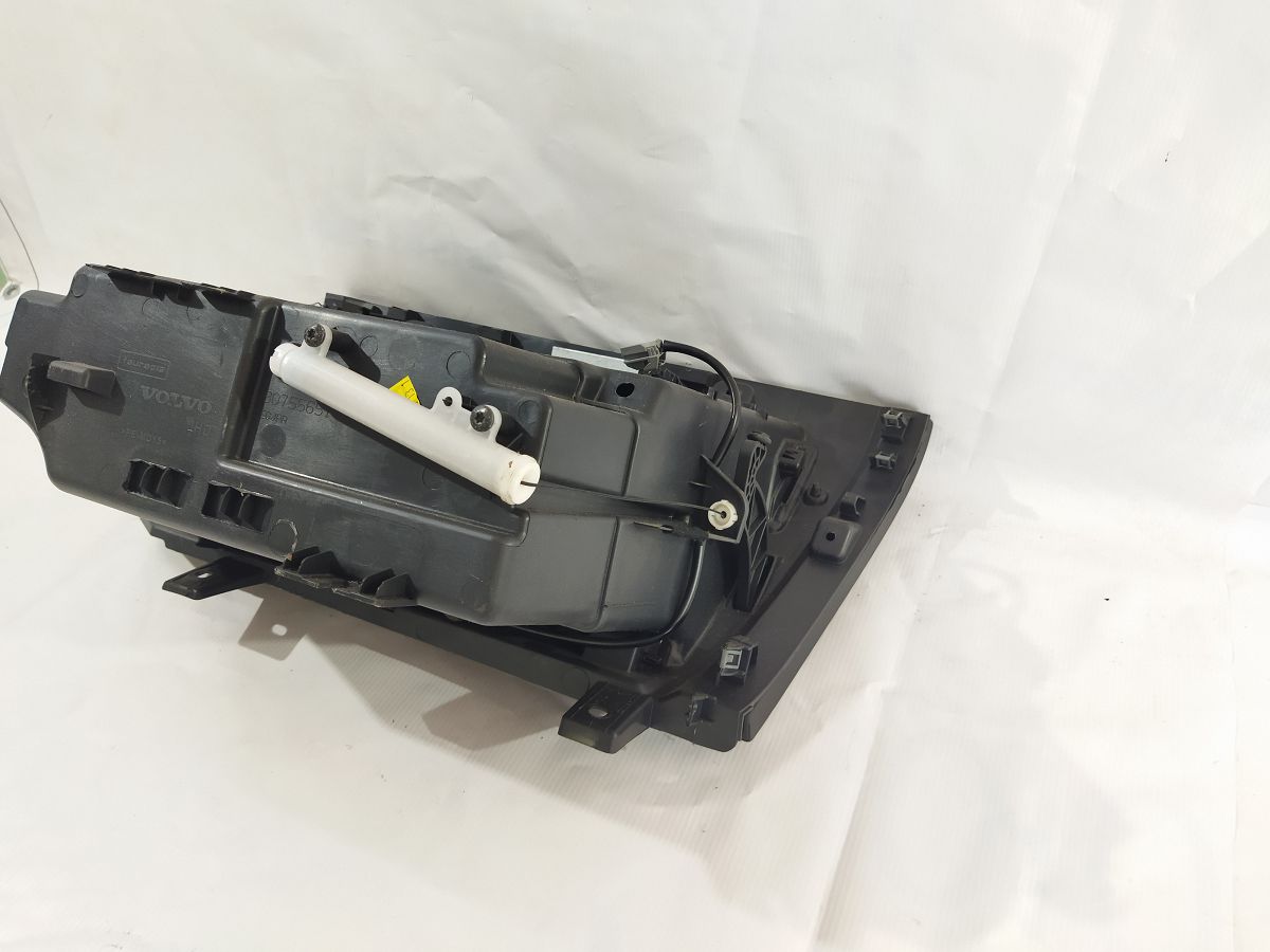 S60 Бардачок Volvo S60 2012-2017 8630202 Volvo S60 7