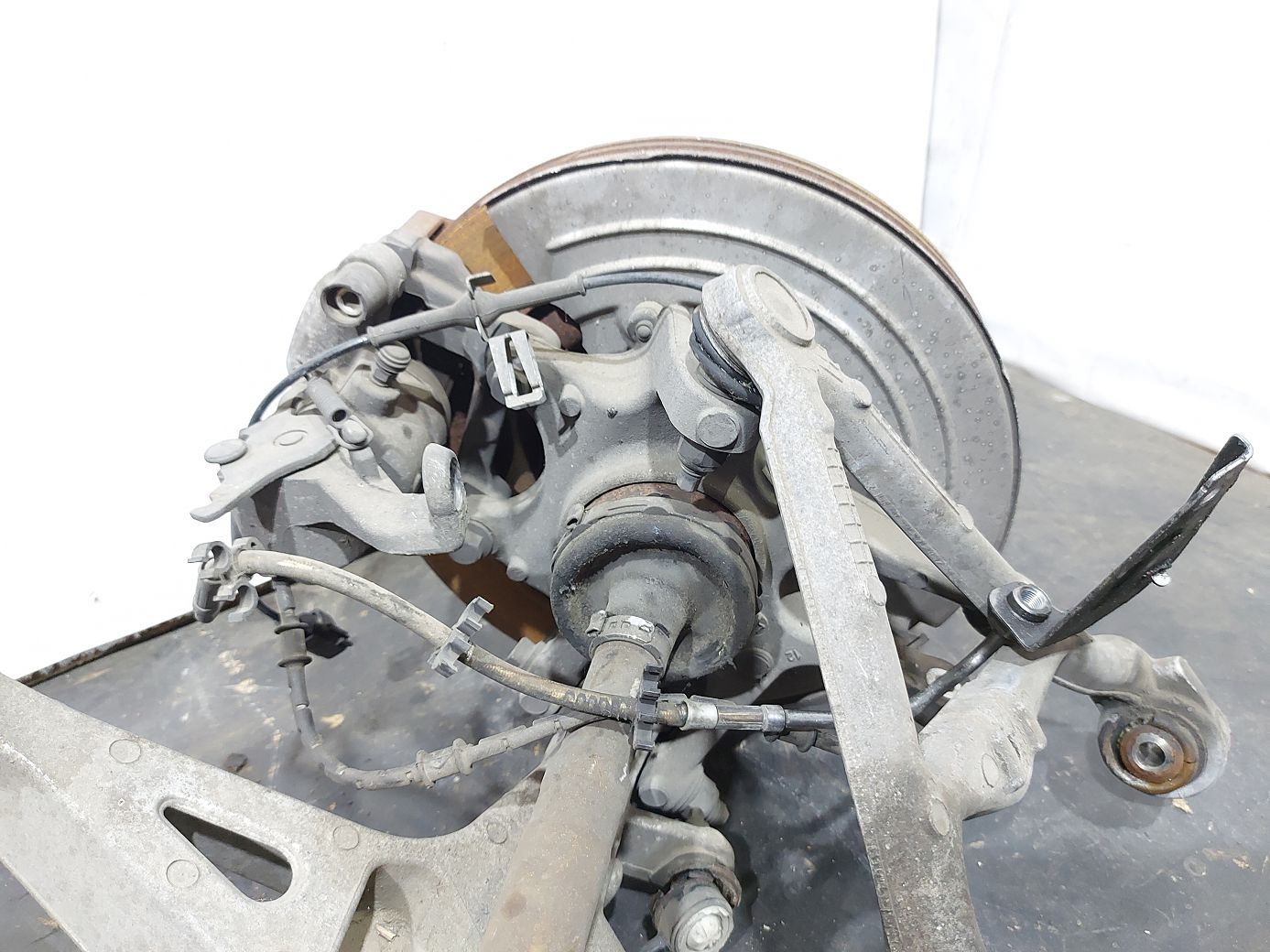 Xf Кулак задний правый в сборе с полуосью Jaguar XF 2009-2015 C2P12735 Jaguar XF 3