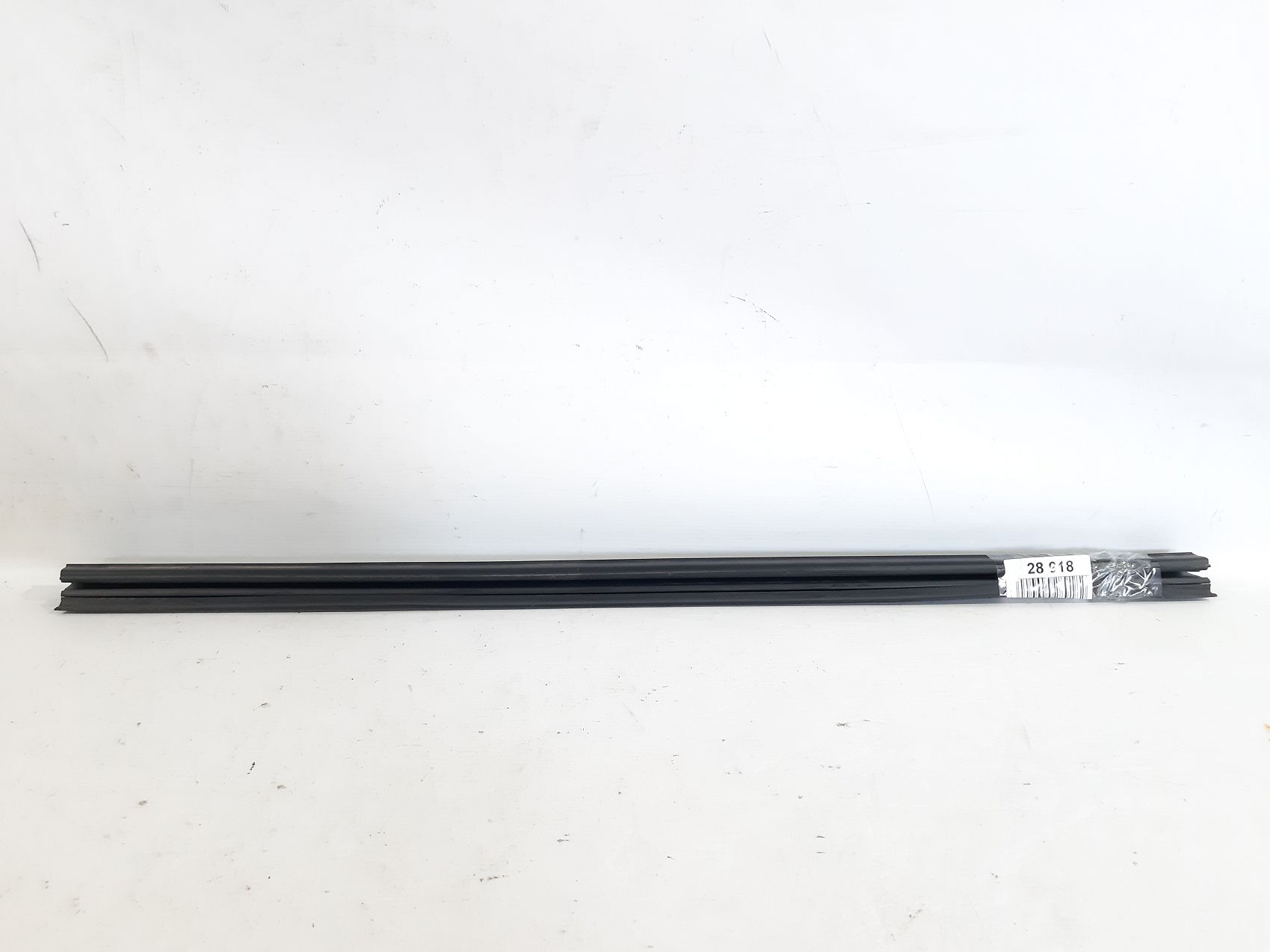 Avenger. Ущільнювач скла двері передньої лівої внутрішній Dodge Avenger 2008-2014 5074013AC Dodge Avenger