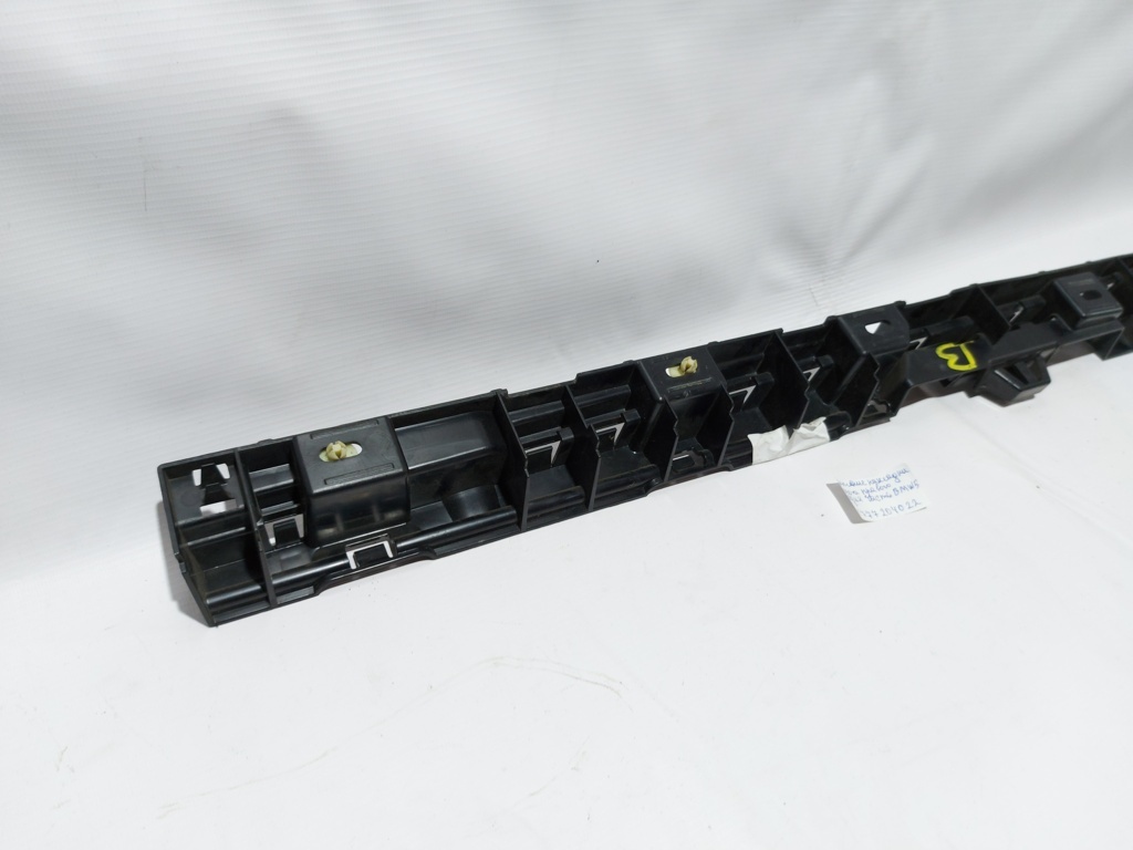 5 series Кріплення накладки порога правого ззаду BMW 5 series 2011-2016 51777204022 BMW 5 series 5