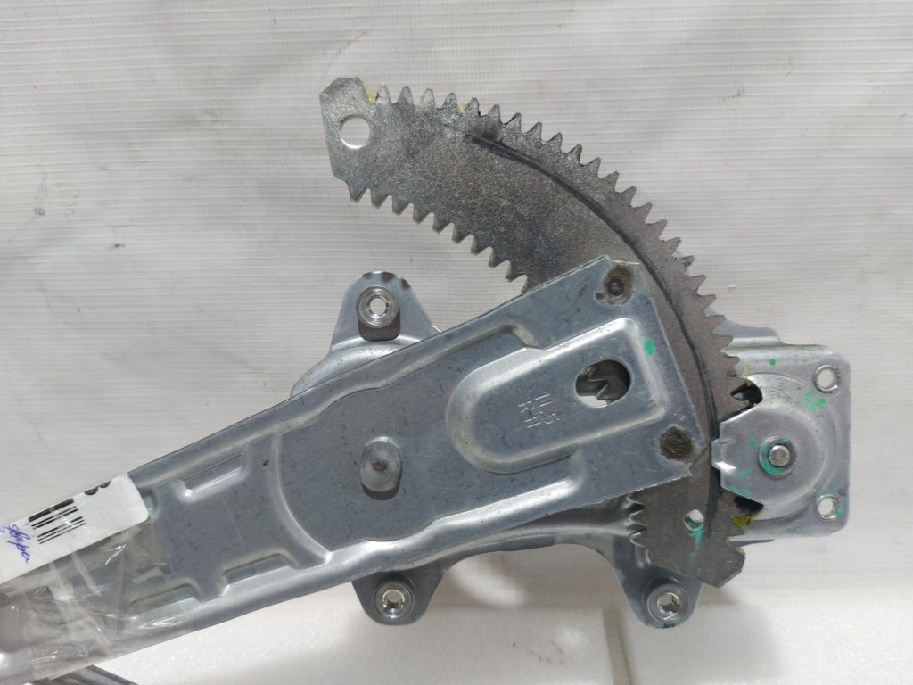 Versa Стеклоподъемник двери передней правой Nissan Versa 2012-2019 807201HL0A Nissan Versa 5