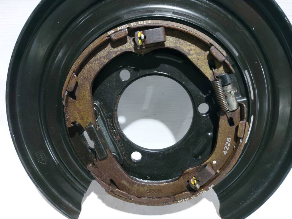 Ats Пильовик гальмівного диска переднього правого Cadillac ATS 2013-2019 23316747 Cadillac ATS 13