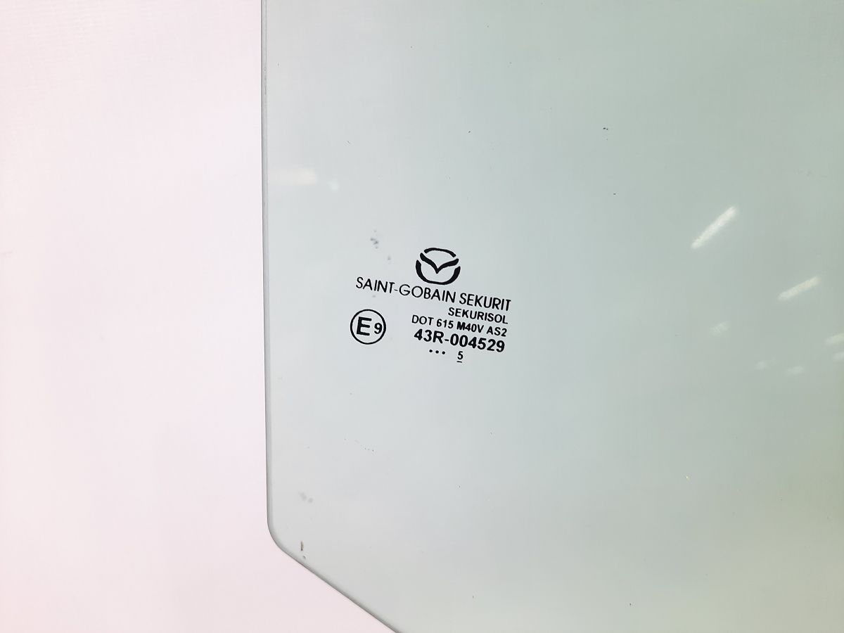 3 Скло дверей задньої правої Mazda 3 2014-2018 BHN172510A Mazda 3 3