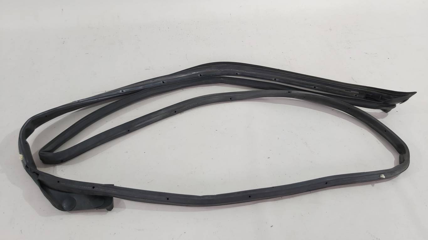 Nitro. Уплотнитель двери передней левой Dodge Nitro 2010-2011 68045995AA Dodge Nitro