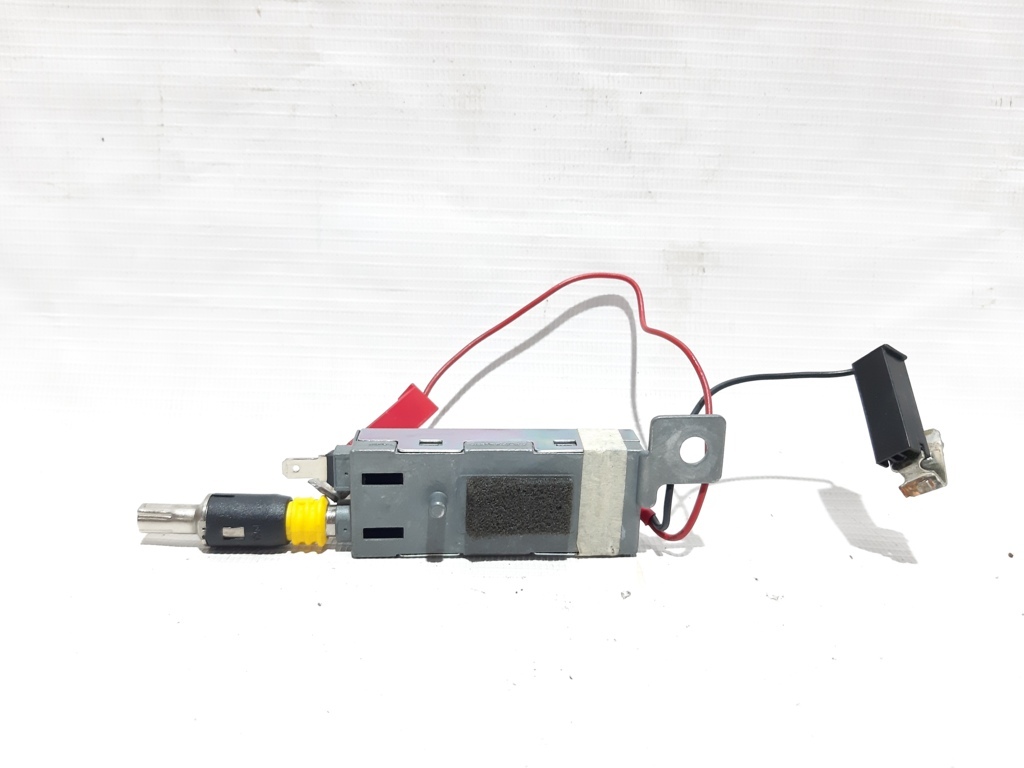 Cadenza Підсилювач антени на заднє скло Kia CADENZA 2014-2016 962303R500 Kia CADENZA 3