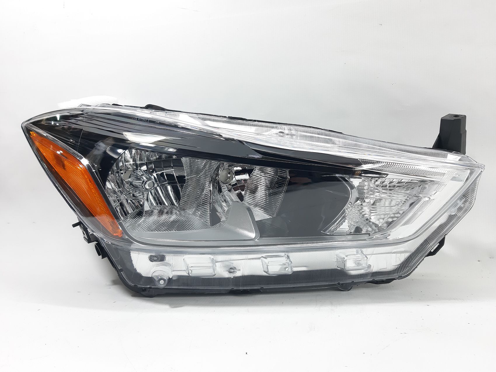 Фари головного світла Фара передня права Nissan Kicks 2018-2020 26010-5RL0A Nissan Kicks 4