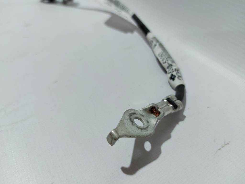 Prius c Провод массы АКБ Toyota Prius C 2012 8216352050 Toyota Prius C 4