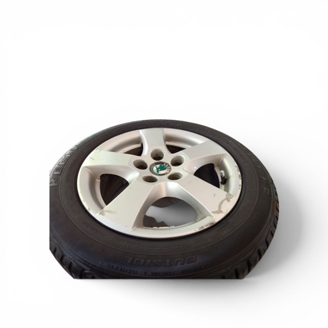 Эмблемы колёсного диска Диск колесный Skoda Fabia 185/60R14 2005-2008 6Y0601025P Skoda FABIA 5