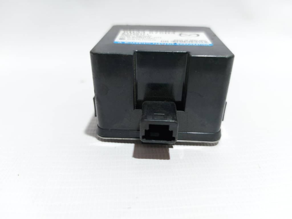 3 Блок комфорту Mazda 3 2015-2018 KD33675D4A Mazda 3 3