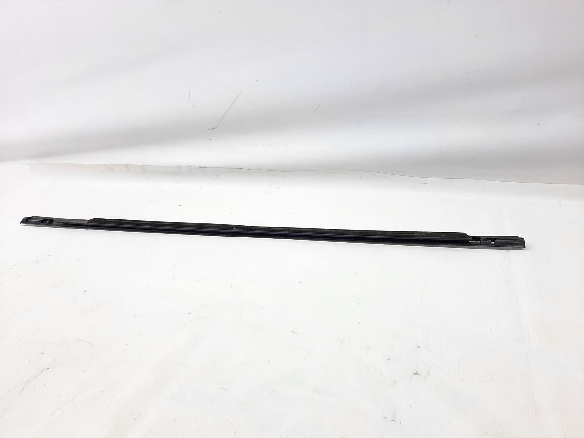 Altima Ущільнювальна гумка скла двері лівої зовнішня (хром) Nissan Altima 2013-2018 828213TA0A Nissan Altima 4