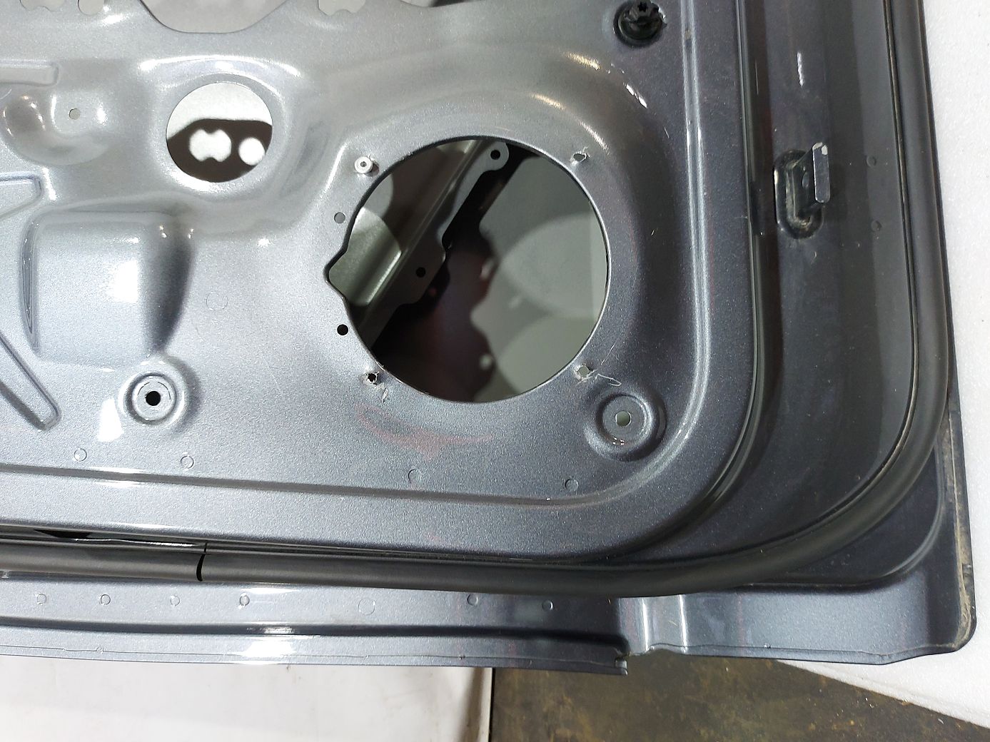 Двери Дверь задняя правая (темно-серая) Volkswagen ID.6 `2021 Volkswagen ID.6 14