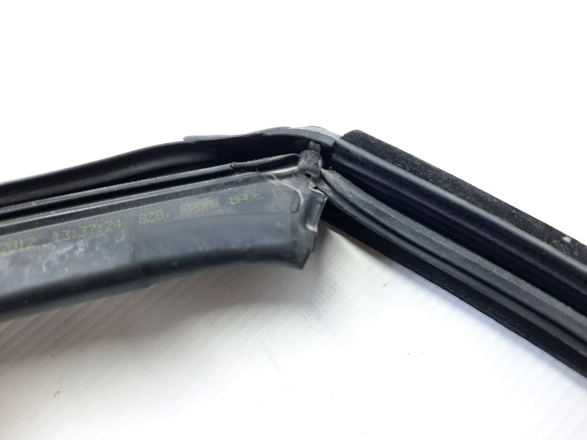 Passat s Молдинг скла зовнішні двері задньої лівої Volkswagen Passat S 2012-2020 561839643A Volkswagen Passat S 8