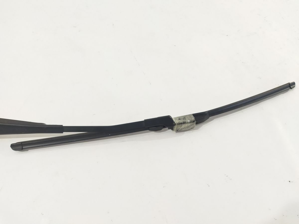 Fiesta Повідець двірника лівий Ford Fiesta 2011-2019 FE8Z17527A Ford Fiesta 2