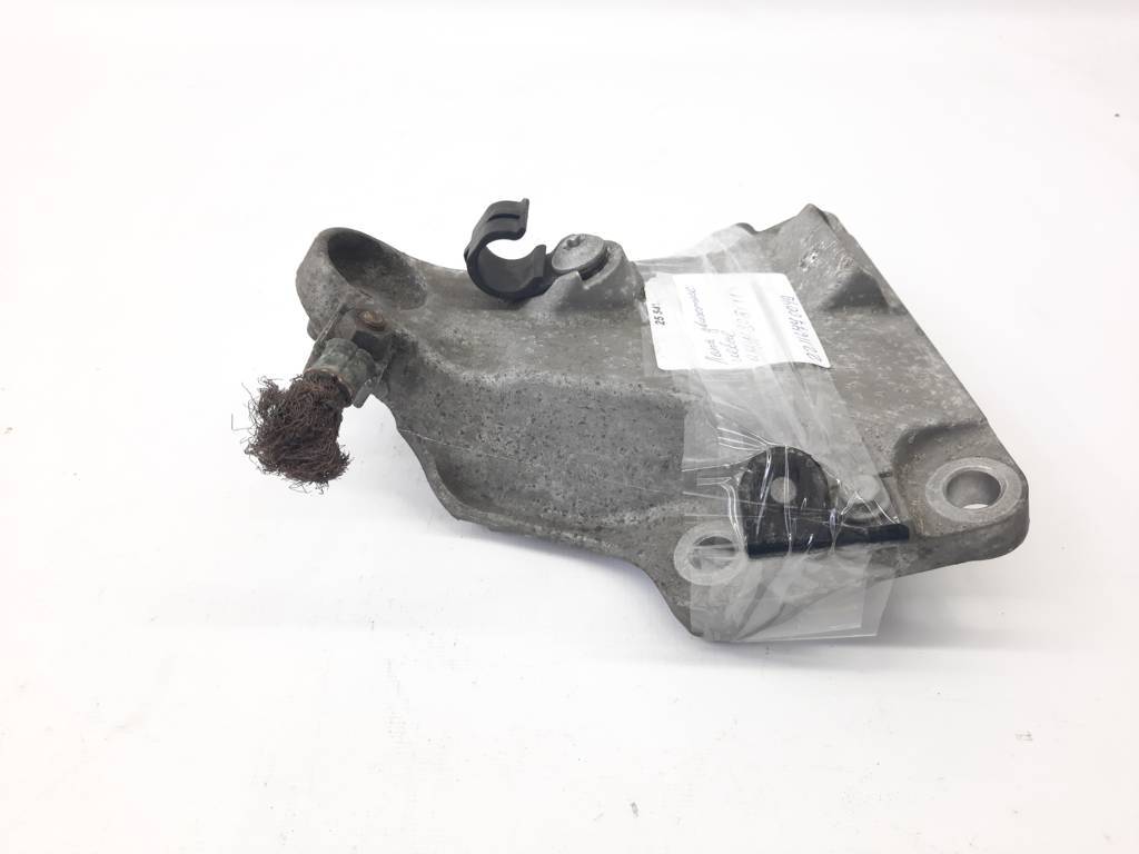 328i xdrive Лапа двигуна ліва BMW 328i xDrive 2006-2015 22116770049 BMW 328i xDrive 5