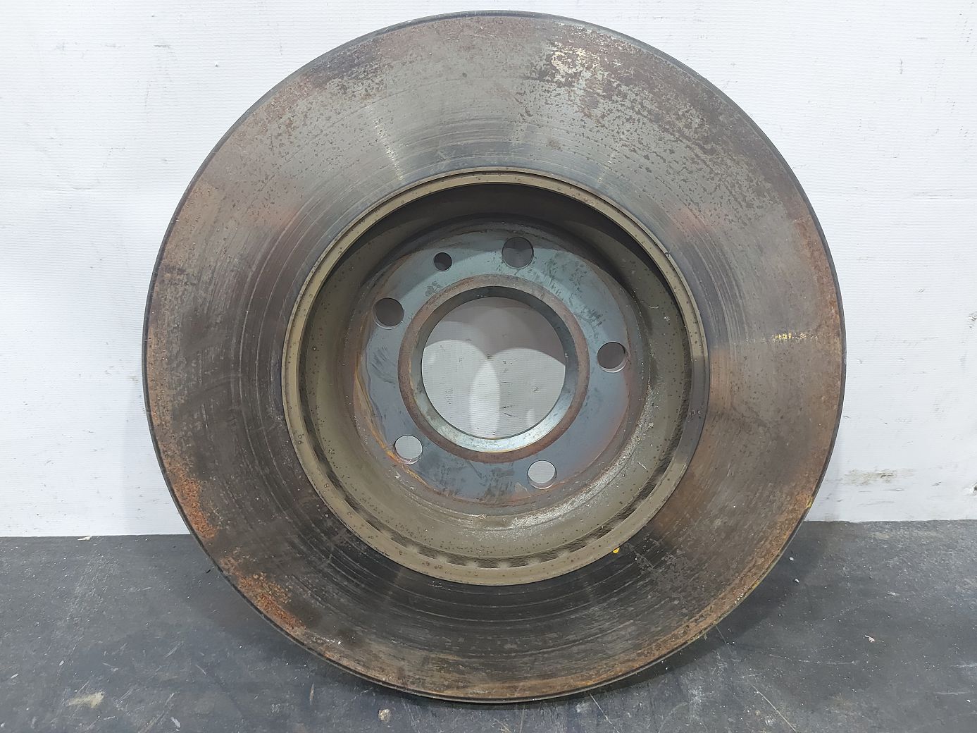 Malibu Диск гальмівний передній лівий/правий Chevrolet Malibu 2016-2021 13537160 Chevrolet Malibu 18