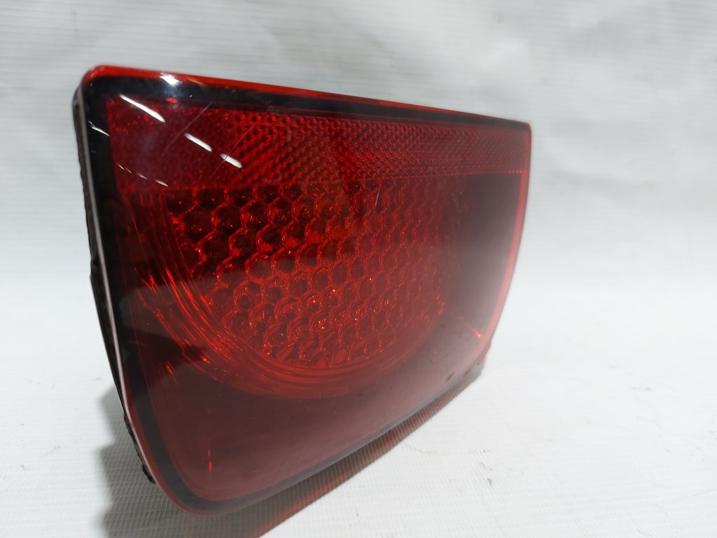 Camaro. Ліхтар задній правий внутрішній Chevrolet Camaro 2010-2013 92244321 Chevrolet Camaro