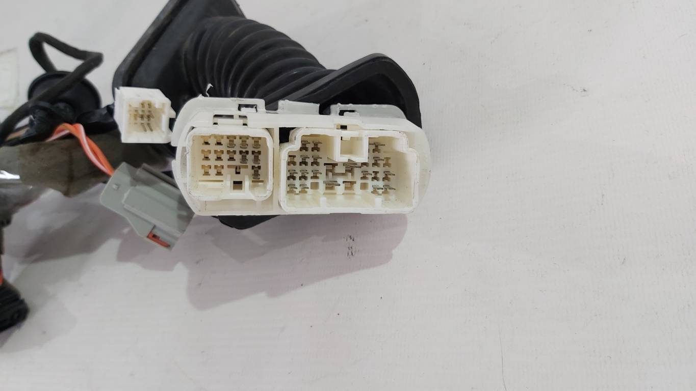 Nitro Проводка двери передней левой Dodge Nitro 2010-2011 68061701AA Dodge Nitro 2