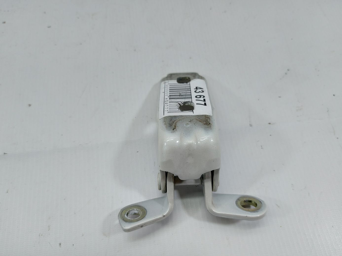 Regal. Петля двери передней правой нижняя Buick Regal 2013-2018 13501716 Buick Regal