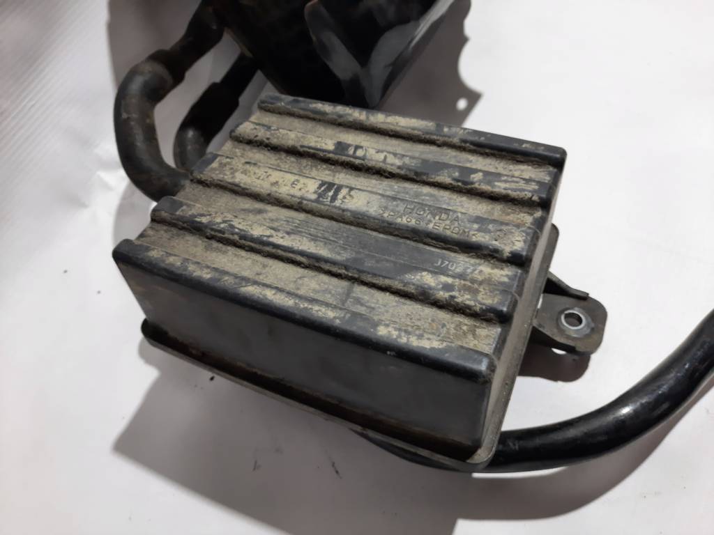 Insight Угольный фильтр рециркуляции паров бензина Honda Insight 2010-2014 17011TM8L01 Honda Insight 19