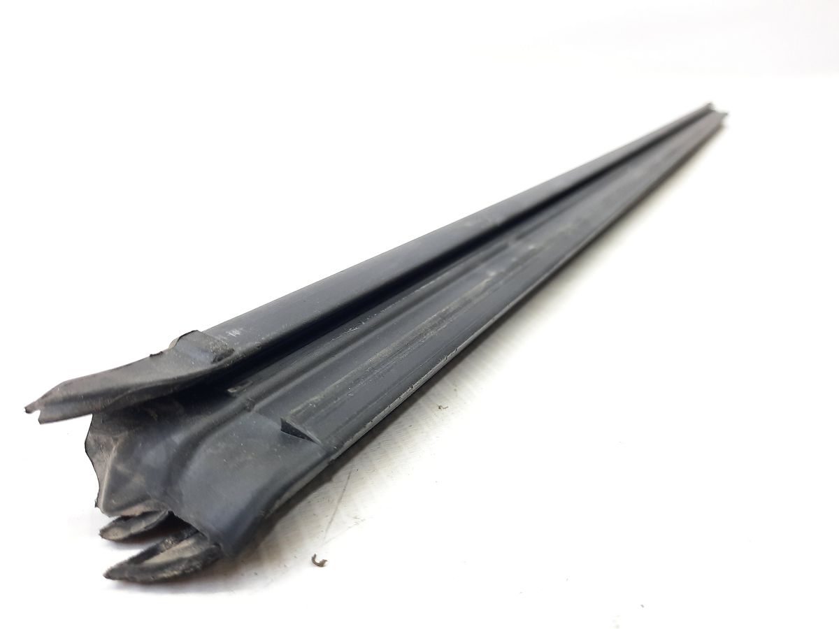 Passat s Ущільнювач скла внутрішні двері передньої правої нижній Volkswagen Passat S 2012-2020 561837480B5AP Volkswagen Passat S 7