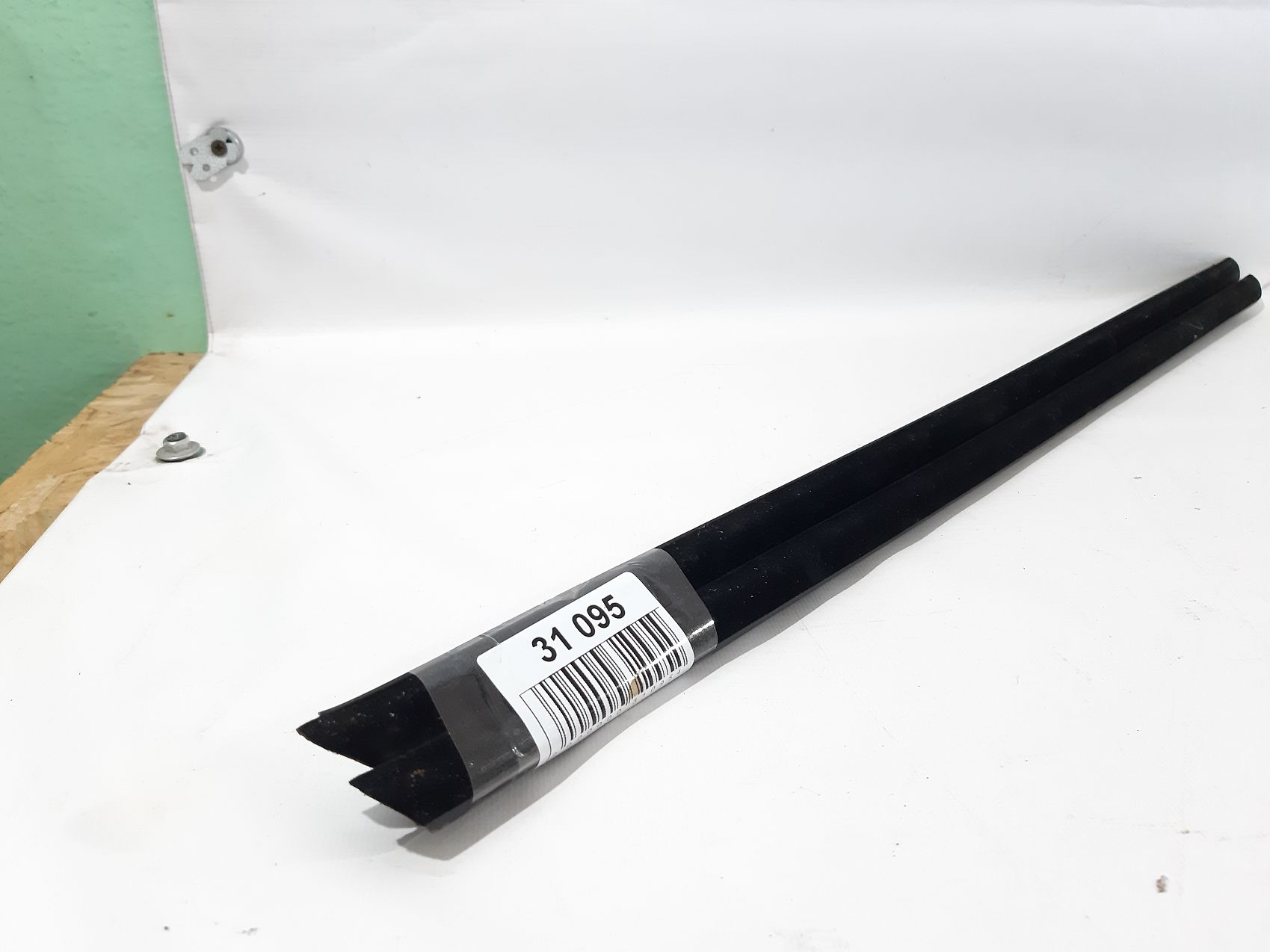 Dart Уплотнитель стекла двери задний правый внутренний Dodge Dart 2013-2019 68082818AC Dodge Dart 3