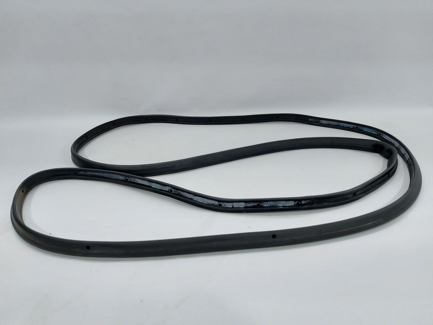 Fusion. Уплотнительная резинка двери передней правой Ford Fusion 2013-2020 DS7Z5420530 Ford Fusion