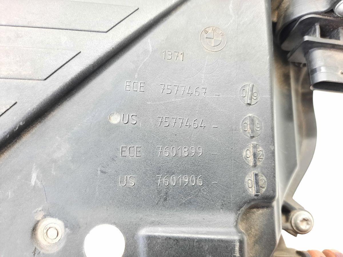 7 series Корпус повітряного фільтра лівий BMW 7 2012 13717577464 BMW 7 6