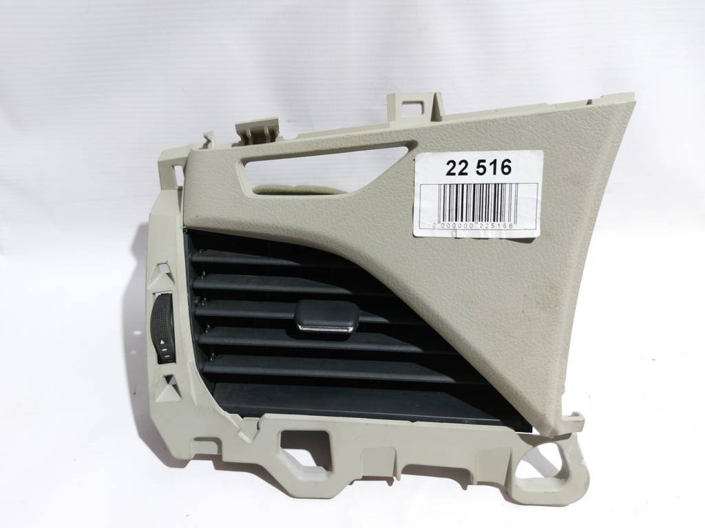 Sienna. Решітка повітроводу торпеди ліва Toyota SIENNA 2015-2020 55650-08050-B0 Toyota SIENNA