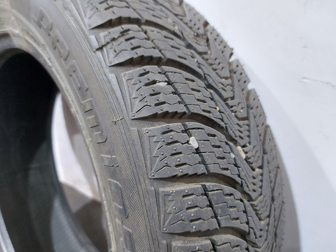 Зимние шины Гума Viamaggiore Premiorri 185/60R15 (Honda Fit) 3