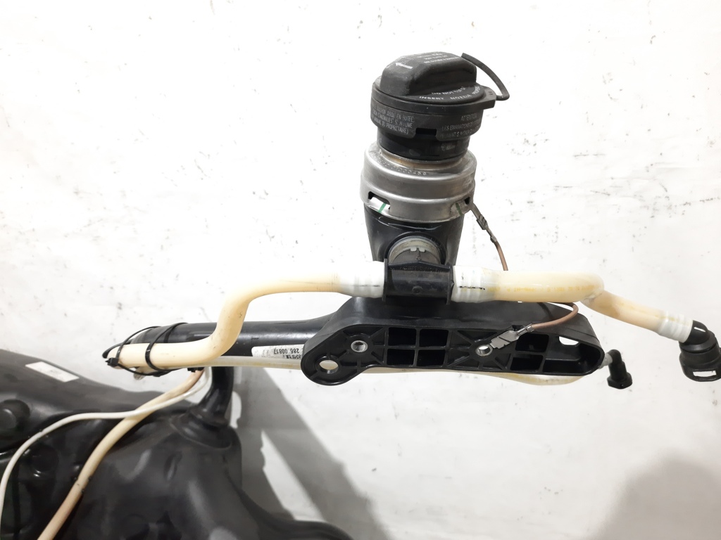 Passat s Бензобак із горловиною Volkswagen Passat S 2012-2016 561201055A Volkswagen Passat S 33