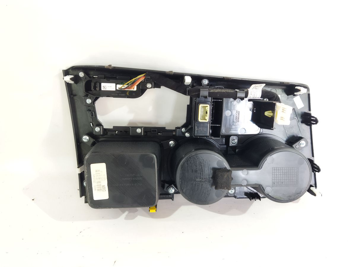 Optima Підсклянник центральної консолі Kia Optima 2016-2020 84650D5010JG7 Kia Optima 5