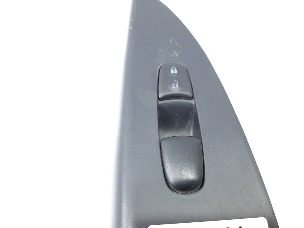Sentra Кнопка стеклоподъемника правого Nissan Sentra 2013-2019 809603SG0B Nissan Sentra 2
