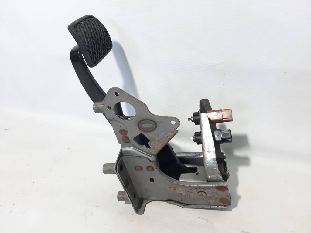 Sentra Педаль тормоза Nissan Sentra 2013-2019 465013RA0B Nissan Sentra 16
