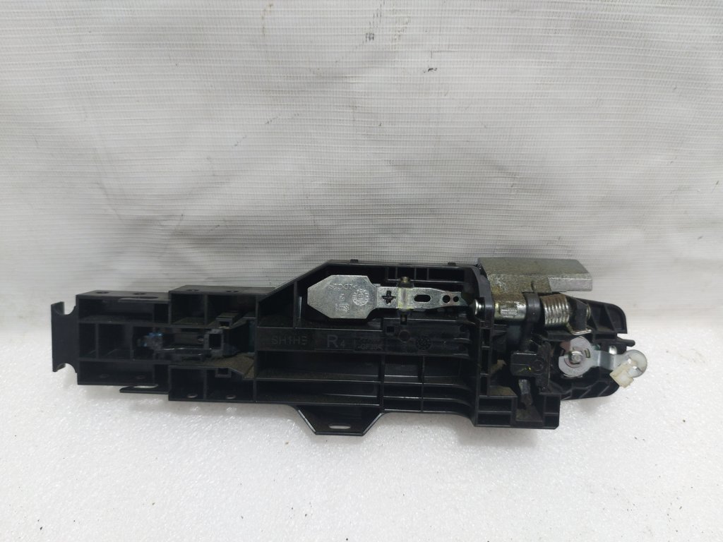 Versa Ручка дверей передньої правої зовнішньої Nissan Versa 2012-2019 826403BA0A Nissan Versa 3