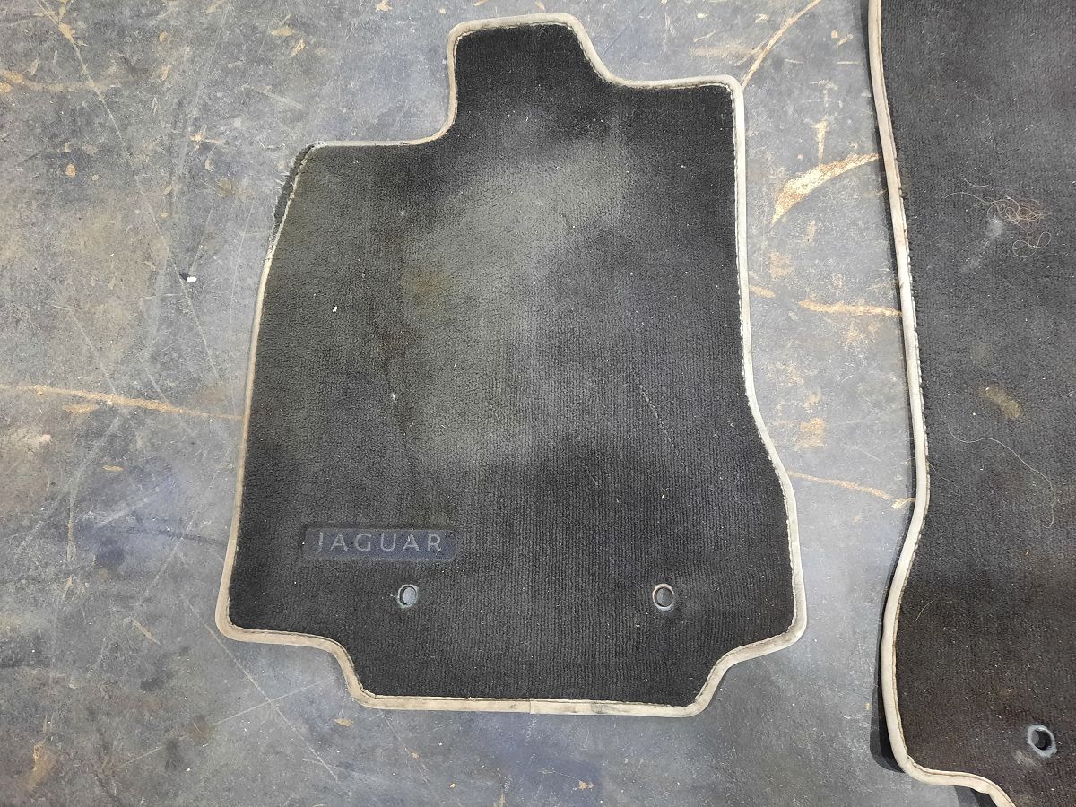 Xf Килимки салону (к-кт) Jaguar XF 2009-2013 C2Z8846LFN Jaguar XF 3