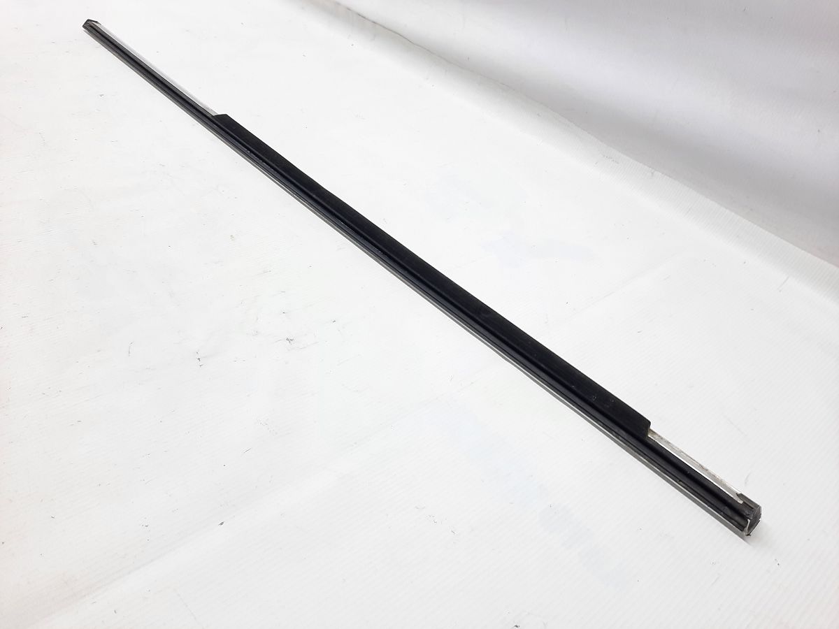 S80 Уплотнительная резинка стекла двери задней левой наружная (хром) Volvo S80 2007-2016 31301872 Volvo S80 3