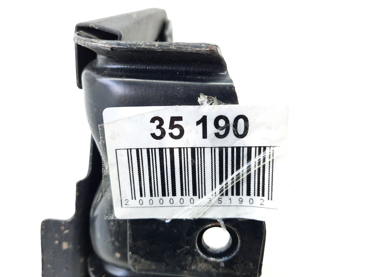 Sentra Крепление заднего ряда сидений центр Nissan Sentra 2013-2019 886063SA0A Nissan Sentra 8