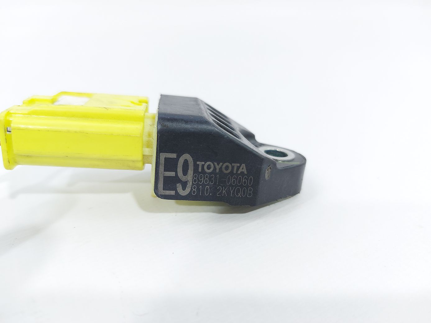 Camry Датчик удару Toyota Camry 2013-2017 8983106060 Toyota Camry 16 Camry Датчик удару Toyota Camry 2013-2017 8983106060 Toyota Camry 16