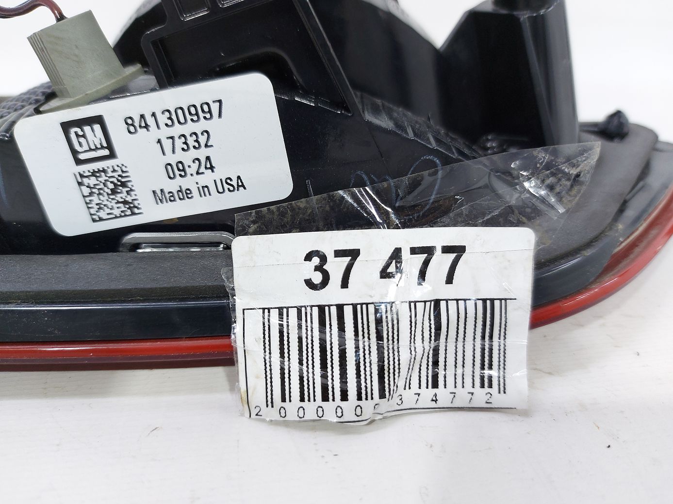 Malibu Ліхтар кришки багажника правий Chevrolet Malibu 2016-2021 84130997 Chevrolet Malibu 7