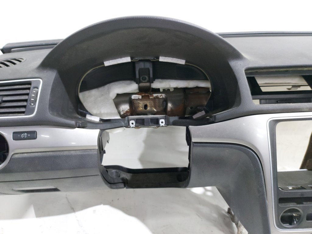 Passat s Торпеда Volkswagen Passat S 2012-2015 561857003L81X Volkswagen Passat S 32