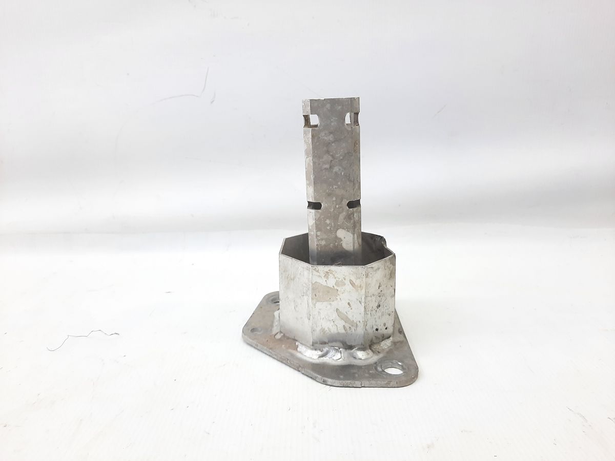 Dart Кронштейн переднього підсилювача лівий Dodge Dart 2014-2016 68187811AB Dodge Dart 8