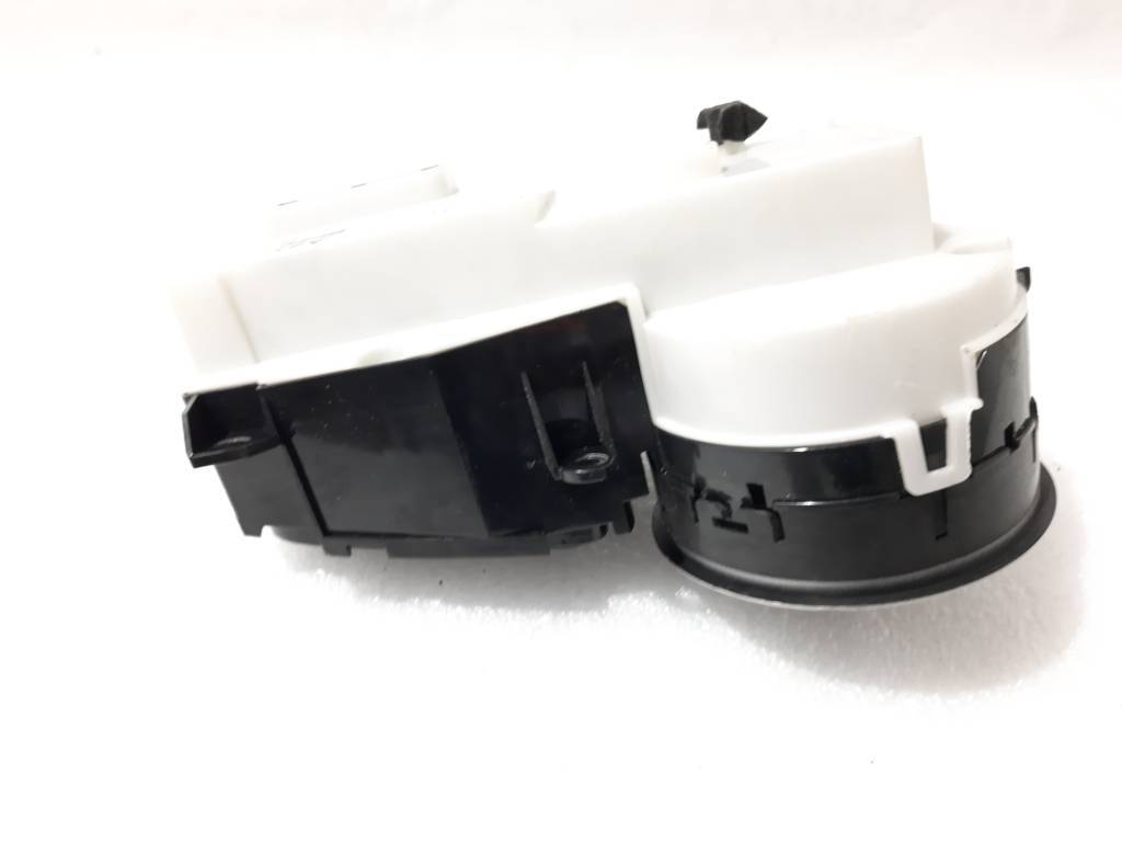 Insight Кнопки керування клімат-контролем Honda Insight 2012-2014 79600TM8A61ZA Honda Insight 4