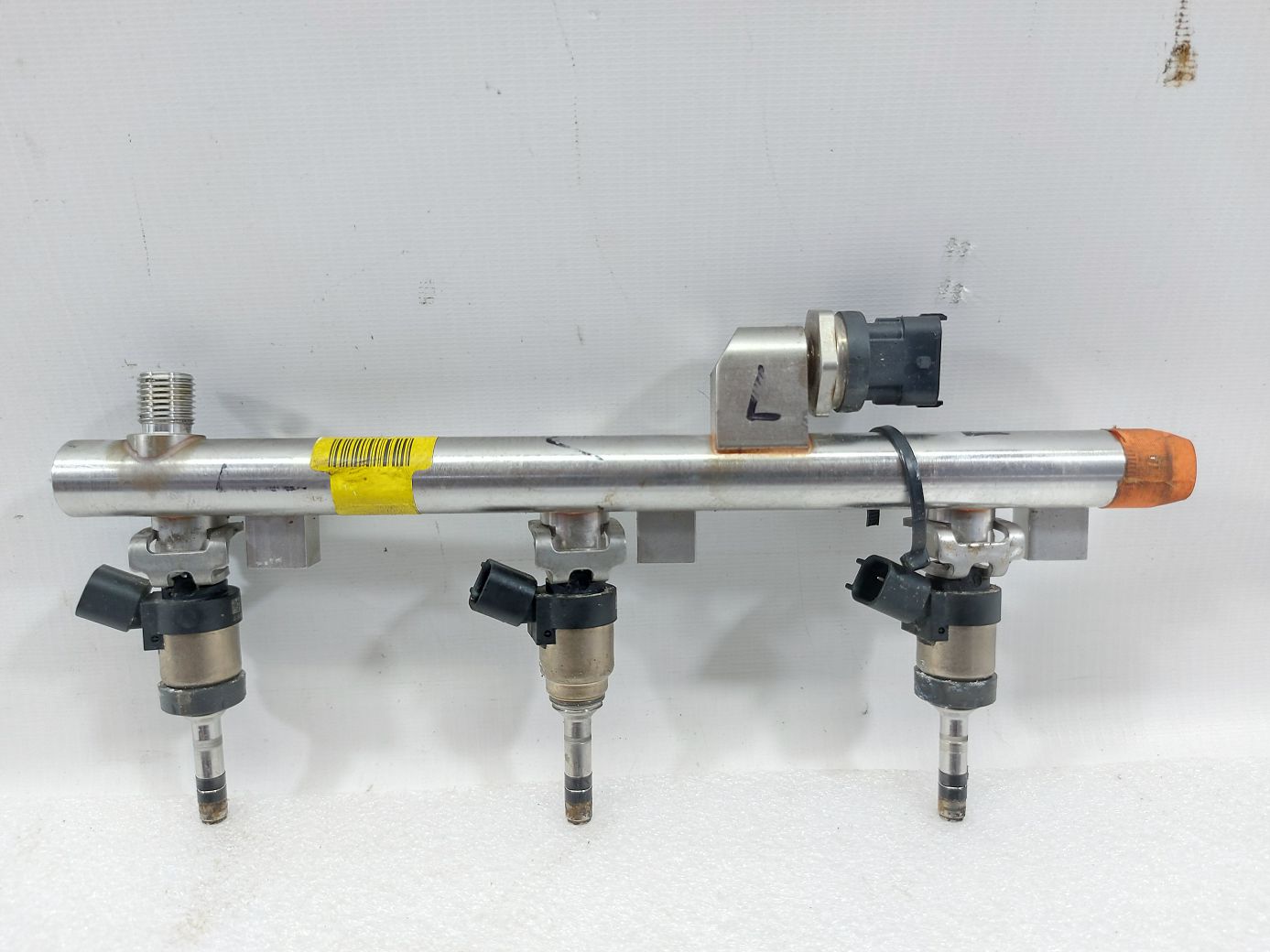 Cadenza. Паливна рампа з форсунками (ліва) Kia CADENZA 2014-2016 353043C551 Kia CADENZA Cadenza. Паливна рампа з форсунками (ліва) Kia CADENZA 2014-2016 353043C551 Kia CADENZA