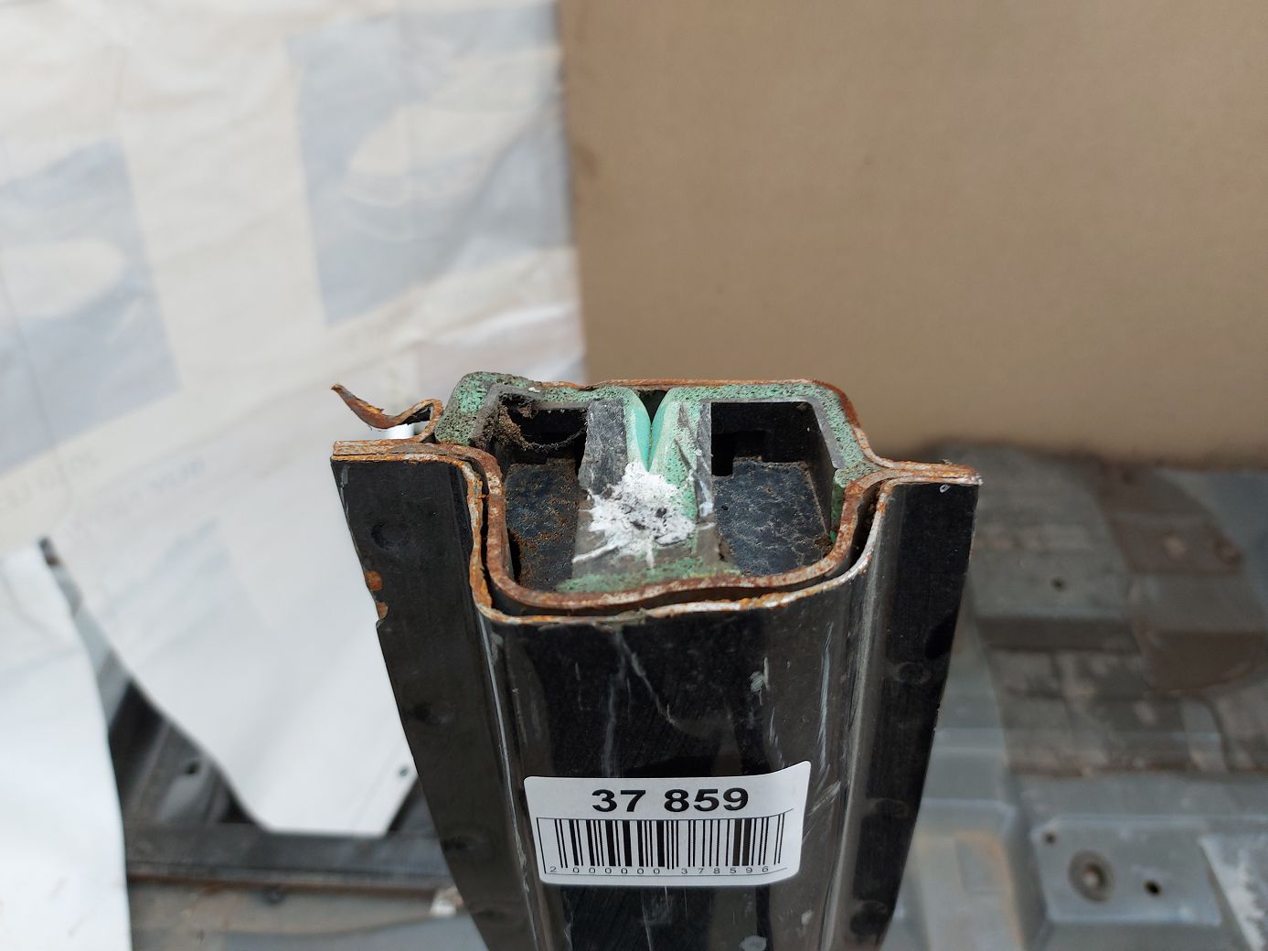 Grand caravan Стійка центральна права (метал) Dodge Grand Caravan 2008-2020 5109490AH Dodge Grand Caravan 3 Grand caravan Стійка центральна права (метал) Dodge Grand Caravan 2008-2020 5109490AH Dodge Grand Caravan 3