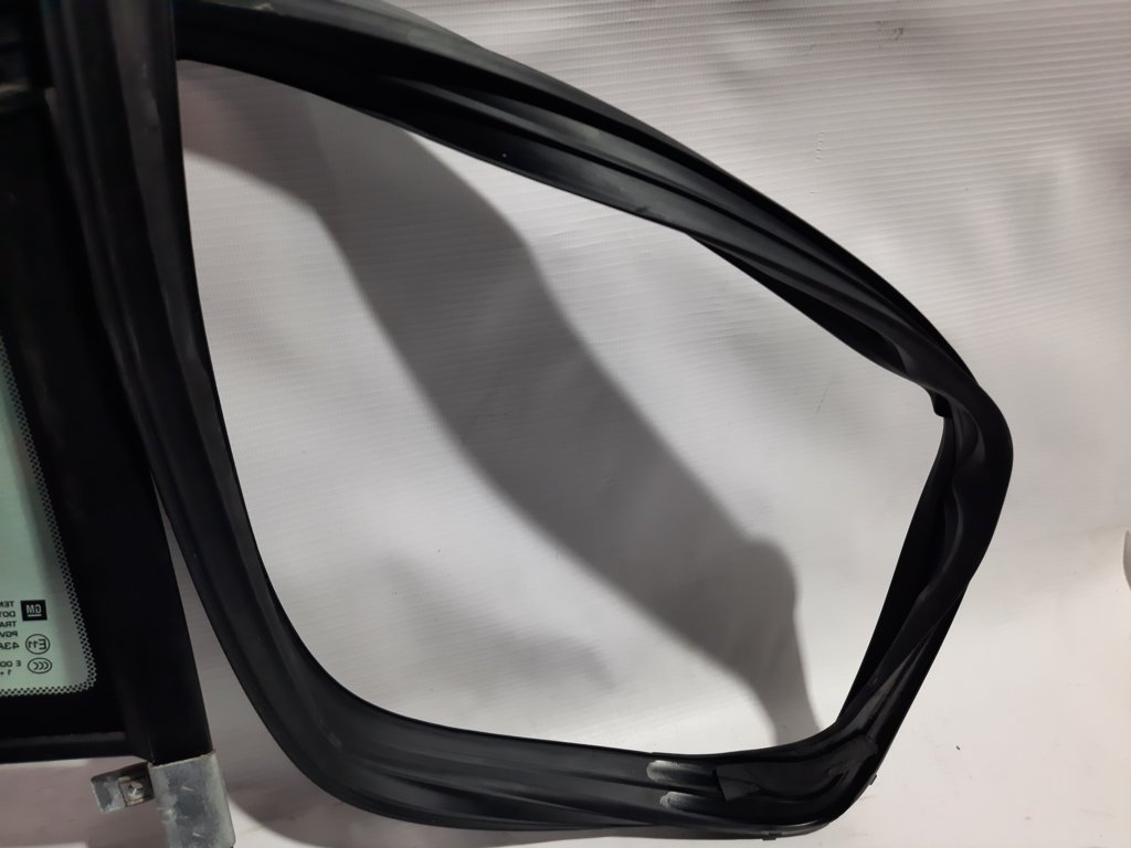 Volt Скло двері задньої лівої Chevrolet Volt 2011-2015 22906077 Chevrolet Volt 3